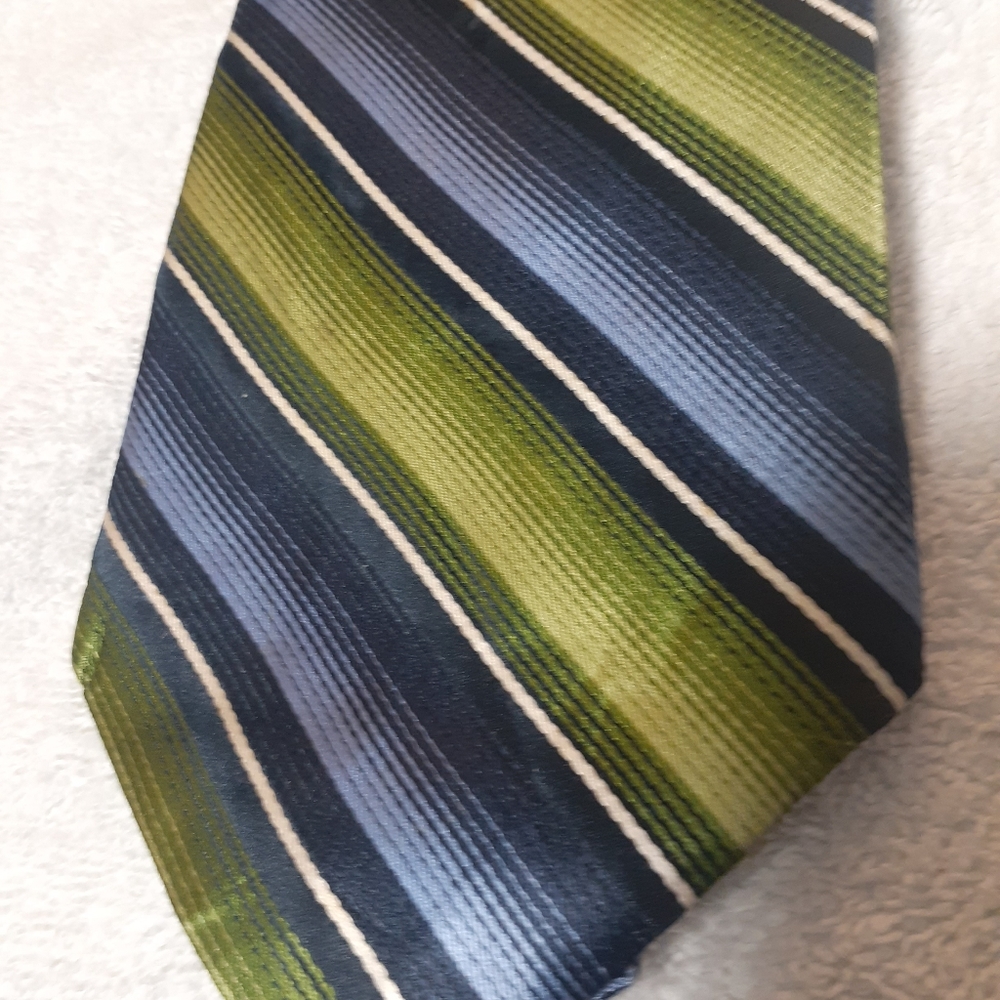 NEW in sleeve Pierre Cardin 100% silk tie